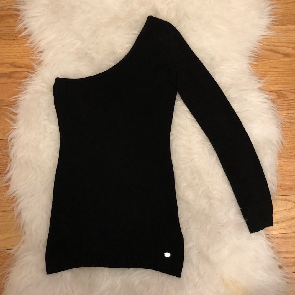 ❌DONATED❌ GUESS One Shoulder Allison Sweater